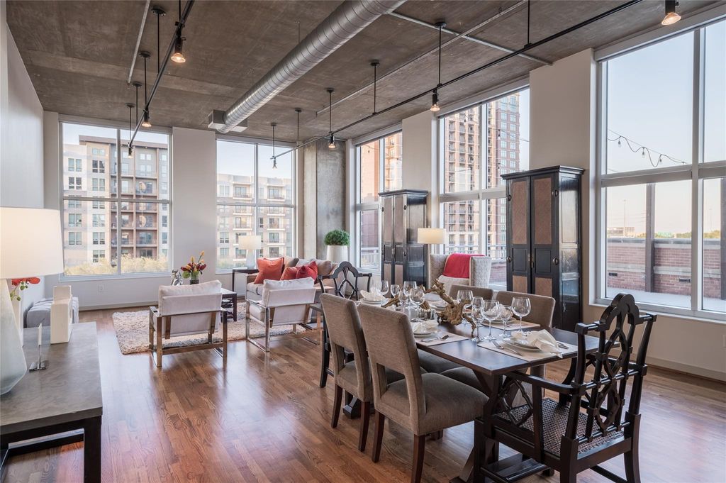 Photo of 4899 Montrose Boulevard #713, Houston, TX 77006 (MLS # 76552512)