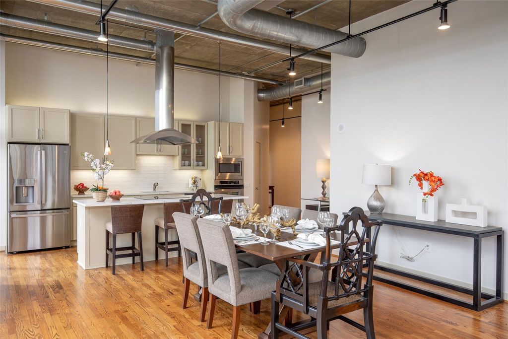 Photo of 4899 Montrose Boulevard #713, Houston, TX 77006 (MLS # 76552512)