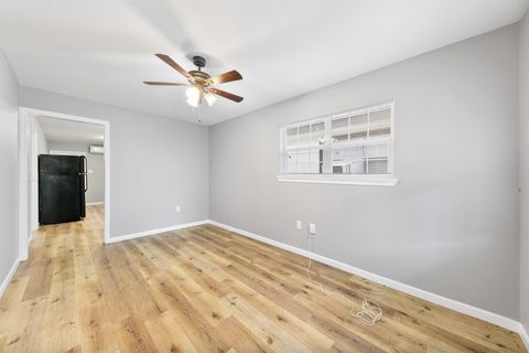 Photo of 2106 Hadley St St #2106, Houston, TX 77004 (MLS # 23420825)