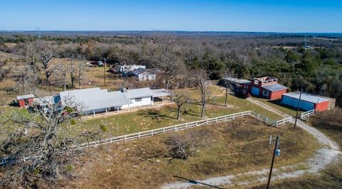 Photo of 190 Private Road 408, Buffalo, TX 75831 (MLS # 48700022)