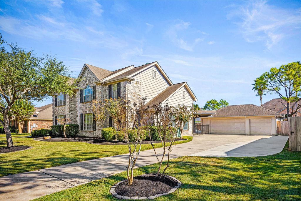 Photo of 1305 Buttonwood Drive, Friendswood, TX 77546 (MLS # 67704674)
