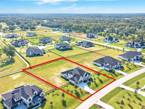 Photo of 22 Woodland Creek Court, Fulshear, TX 77441 (MLS # 96957530)