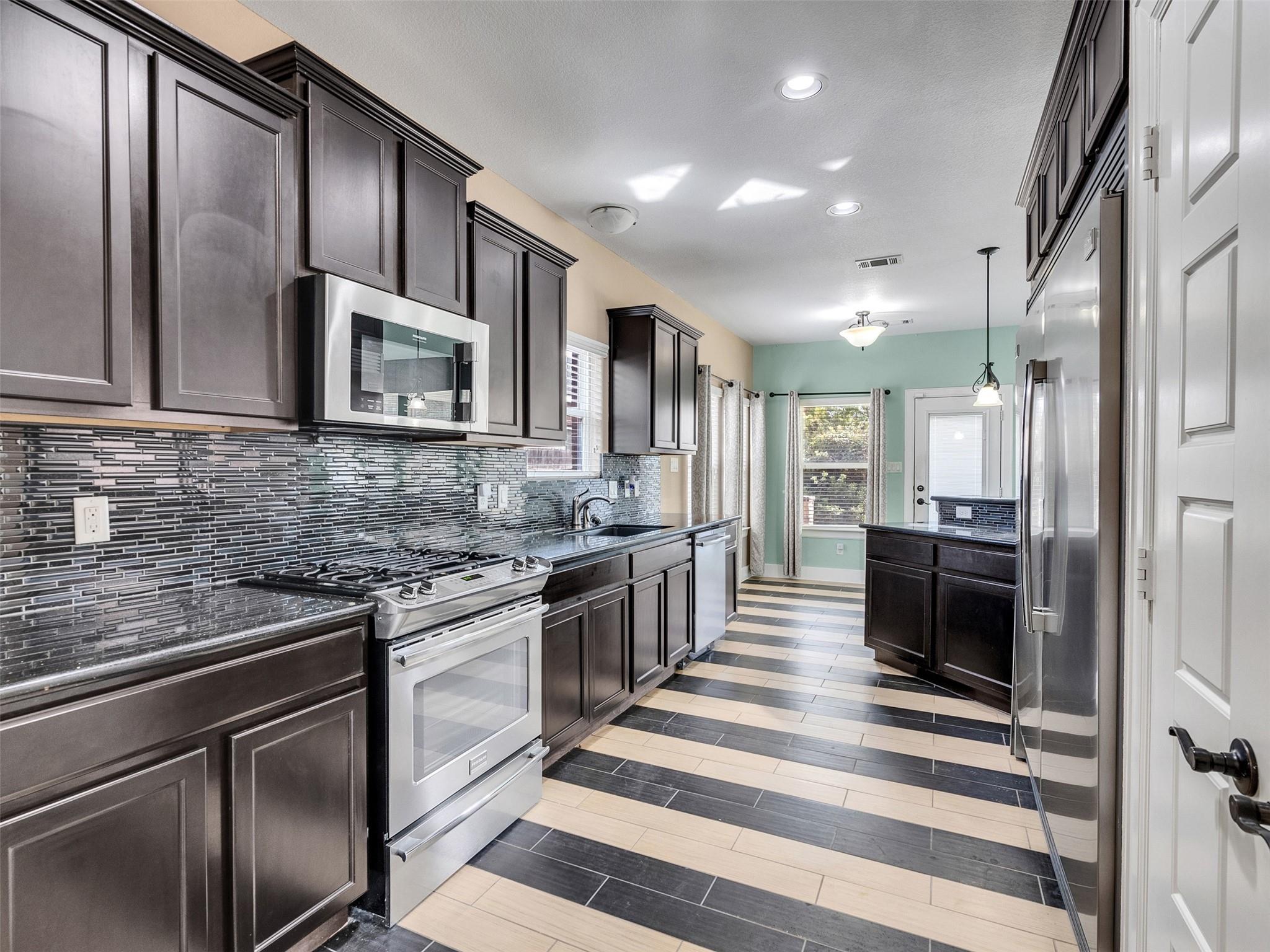 115 Shadow Springs Trail