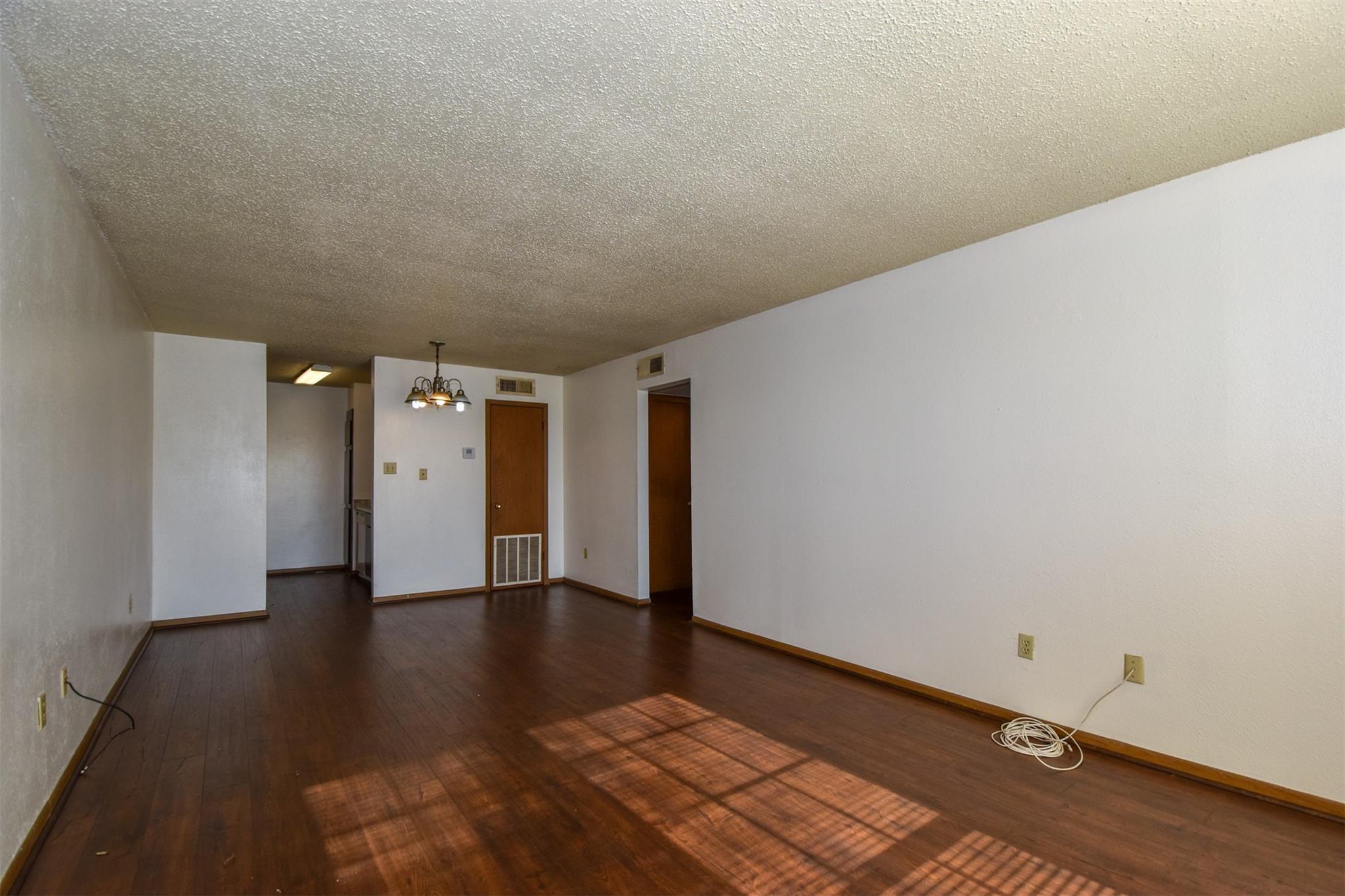 5252 Twin City Highway 464
