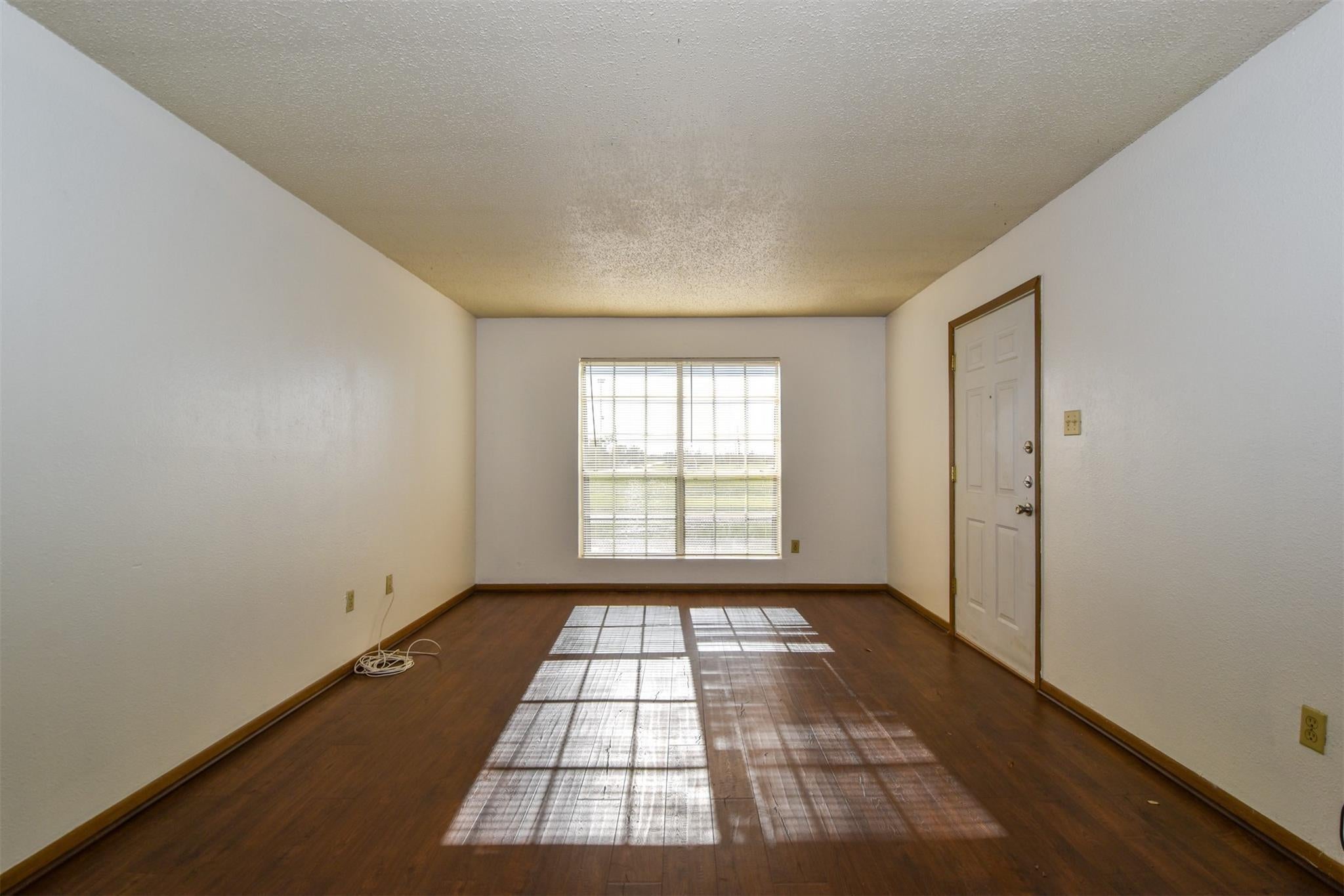 5252 Twin City Highway 464