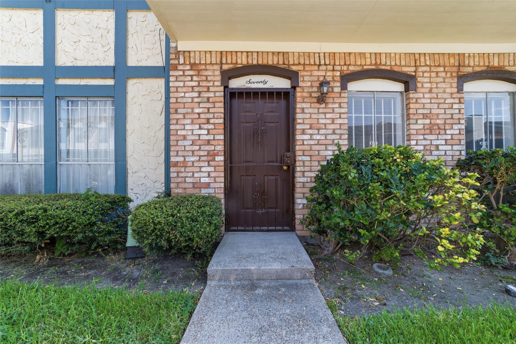 7700 Creekbend Drive 70