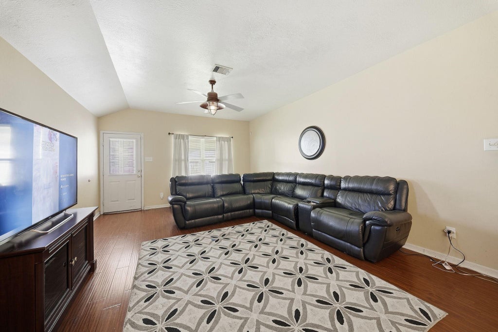 Photo of 8915 Durham Manor Lane, Houston, TX 77075 (MLS # 94305877)