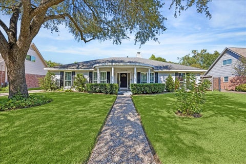 Photo of 7626 Meadowvale Drive, Houston, TX 77063 (MLS # 93774832)