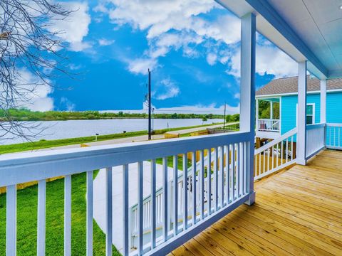 Photo of 4620 North Railroad Avenue, Hitchcock, TX 77563 (MLS # 96017668)