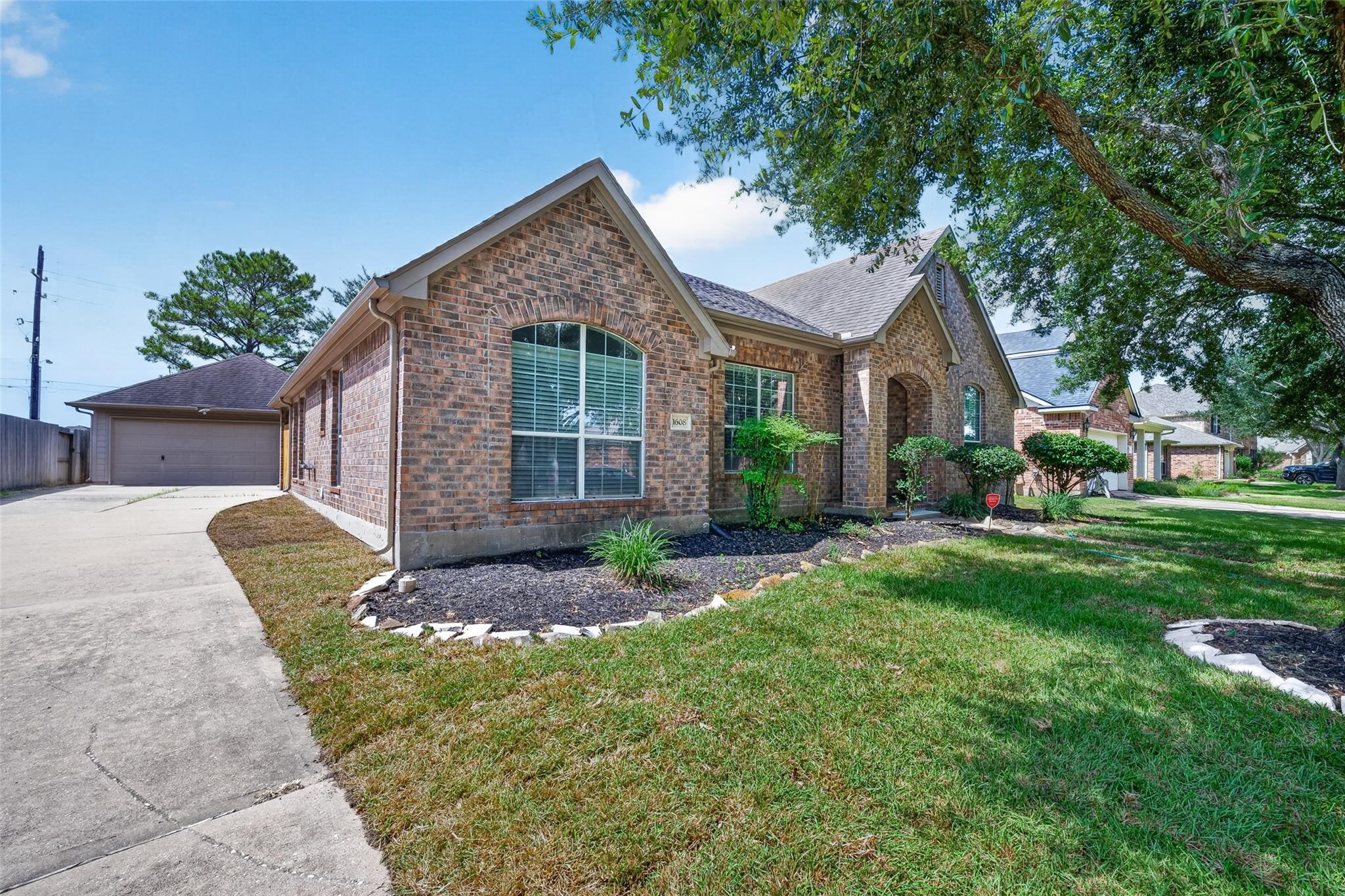 1608 Spring Glen Lane