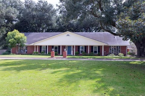 1426 Park Lane Wharton TX 77488