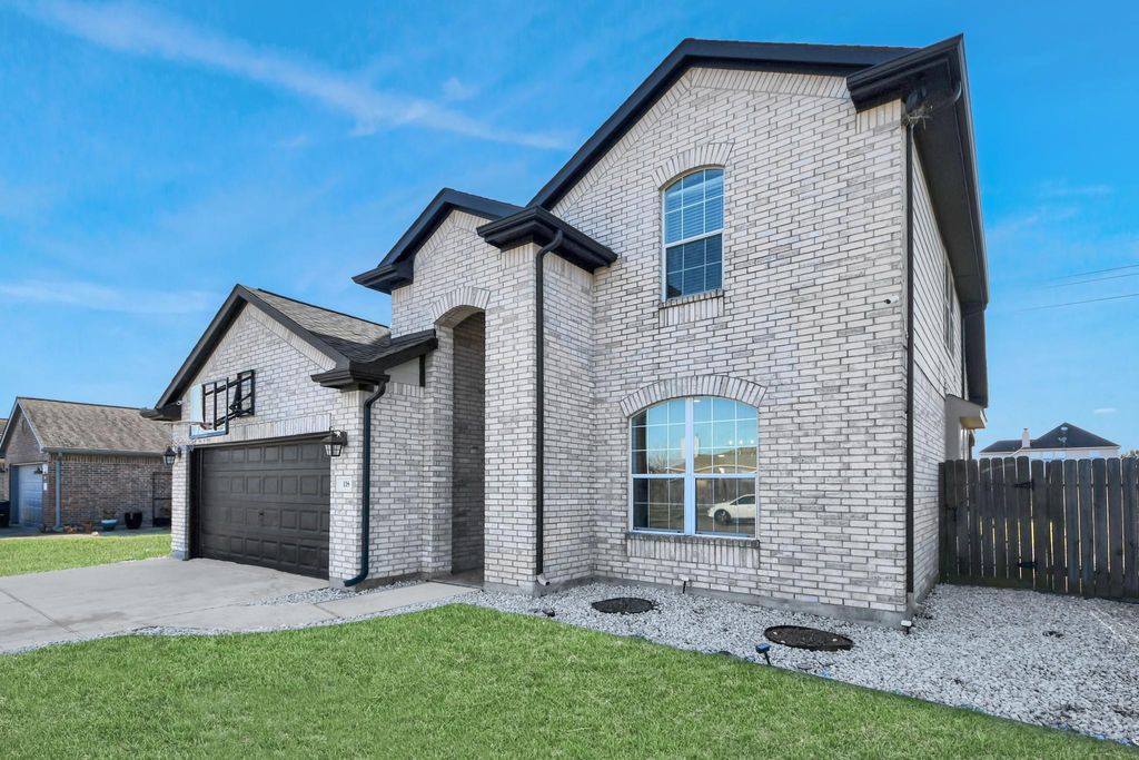 Photo of 118 Schaffer Street, Baytown, TX 77523 (MLS # 28931424)