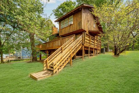 Homes For Sale - 7 Lake Drive<br/> Huntsville, TX 77320