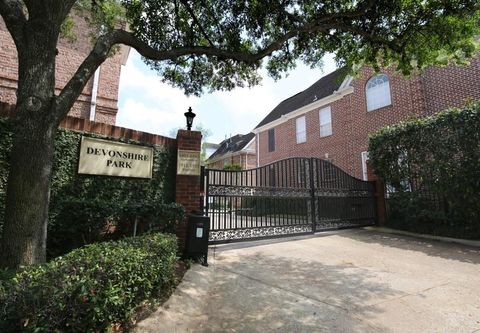 6855 Staffordshire Houston TX 77030