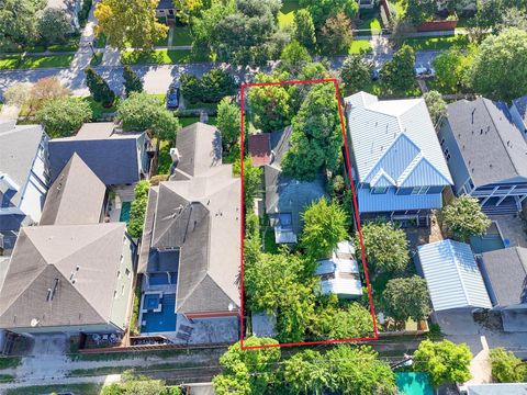 Photo of 1611 Columbia Street, Houston, TX 77008 (MLS # 48389937)