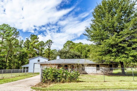 Photo of 18 Main Street, Huntsville, TX 77340 (MLS # 4650892)