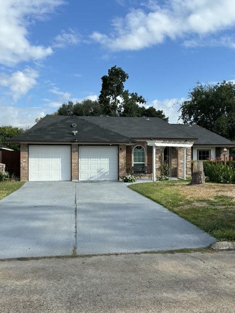 Photo of 7718 Breezeway Street, Houston, TX 77040 (MLS # 90647707)