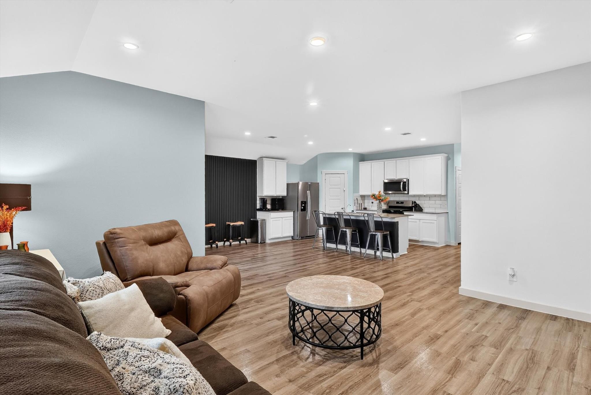 7907 Sleek Flock Lane