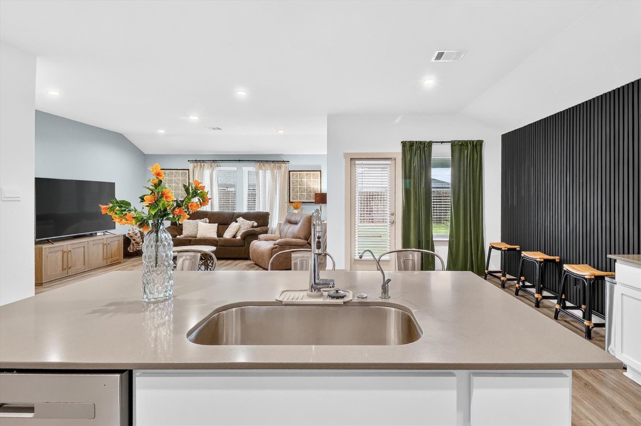 7907 Sleek Flock Lane