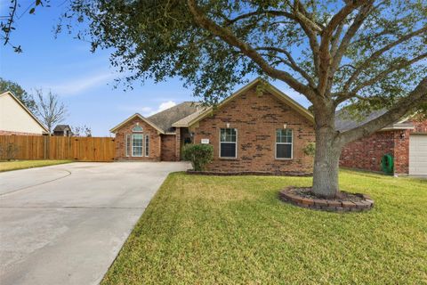 Homes For Sale - 11806 Oregon Trail<br/> Santa Fe, TX 77510