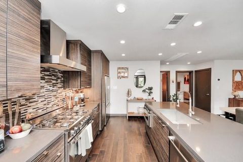 Photo of 1410 Hyde Park Boulevard #203, Houston, TX 77006 (MLS # 35518392)