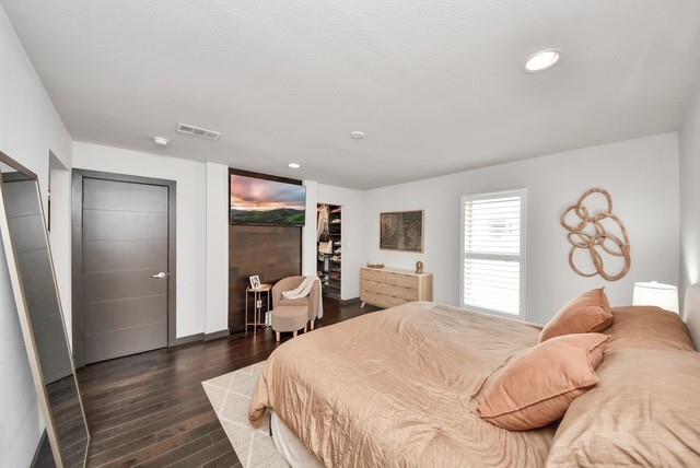 1410 Hyde Park Boulevard 203