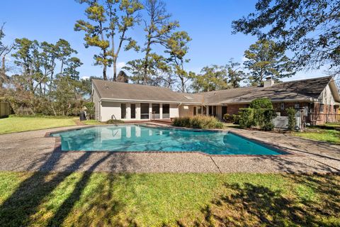 Photo of 365 Piney Point Road, Houston, TX 77024 (MLS # 38576349)