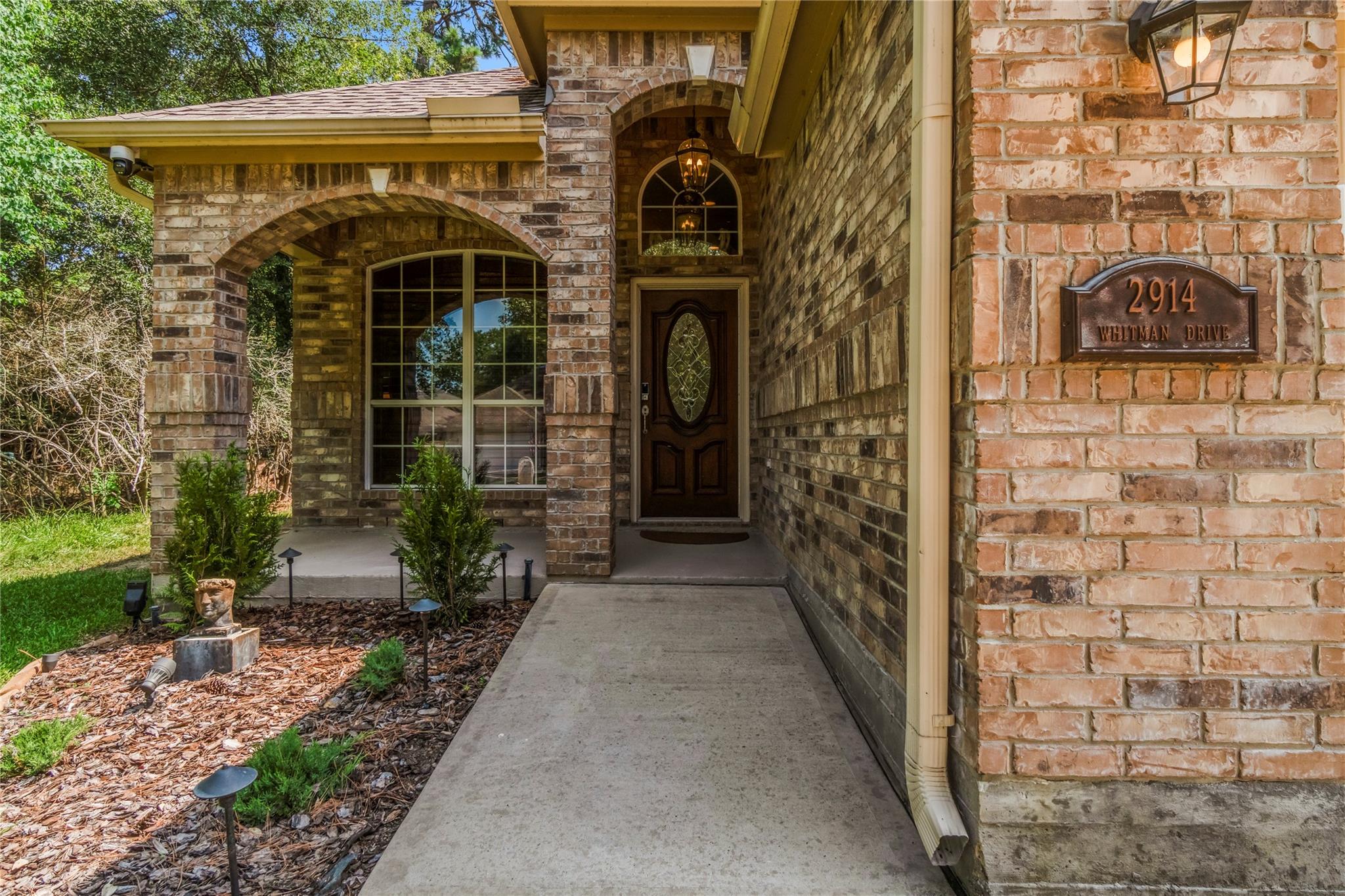 2914 Whitman Drive