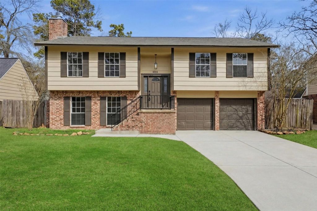 Photo of 3211 Park Garden Drive, Houston, TX 77339 (MLS # 13888543)