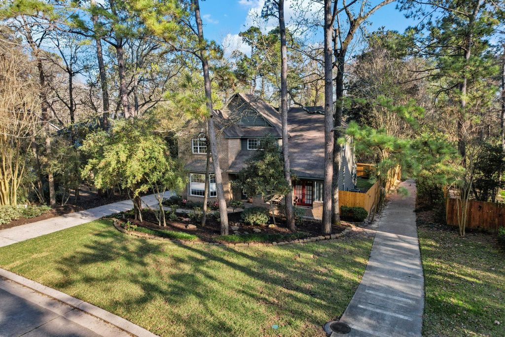 Photo of 126 E Wilde Yaupon Circle, The Woodlands, TX 77381 (MLS # 61038918)