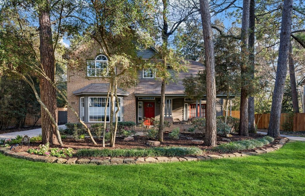 Photo of 126 E Wilde Yaupon Circle, The Woodlands, TX 77381 (MLS # 61038918)