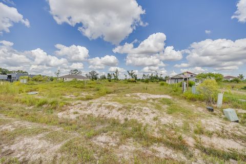 Photo of 65 Road 5215, Cleveland, TX 77327 (MLS # 59946892)