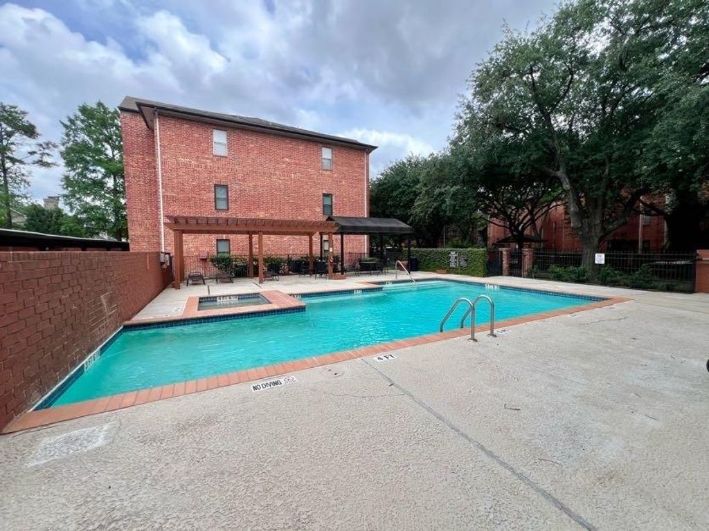 Photo of 4041 Drake Street #118, Houston, TX 77005 (MLS # 20340541)