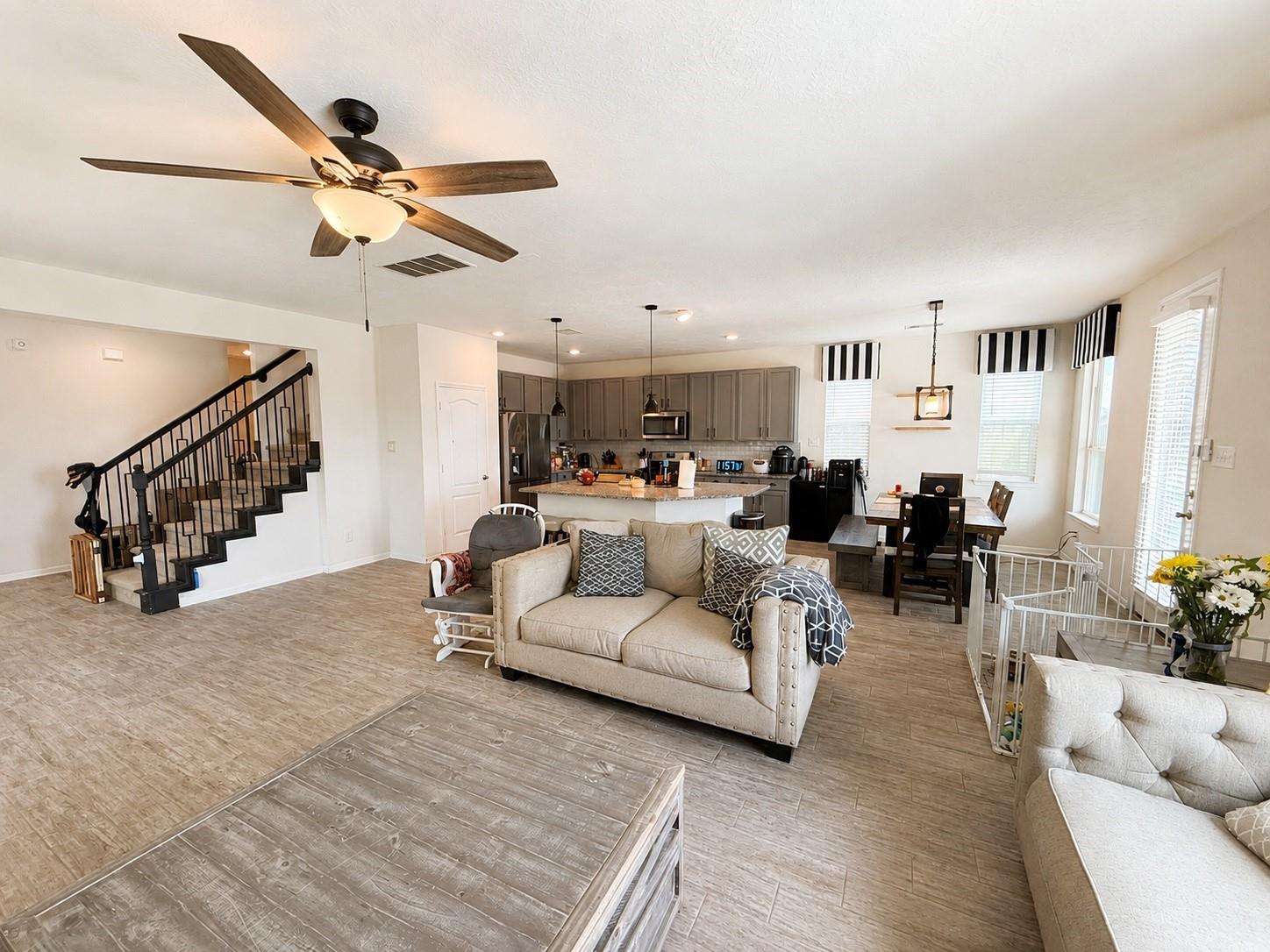 5434 Rose Trellis Street