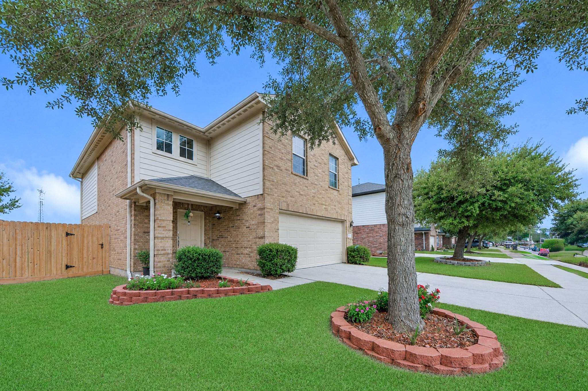 5019 Royal Cypress Drive