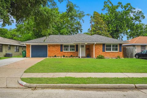 Photo of 5022 W 43rd Street, Houston, TX 77092 (MLS # 65146813)