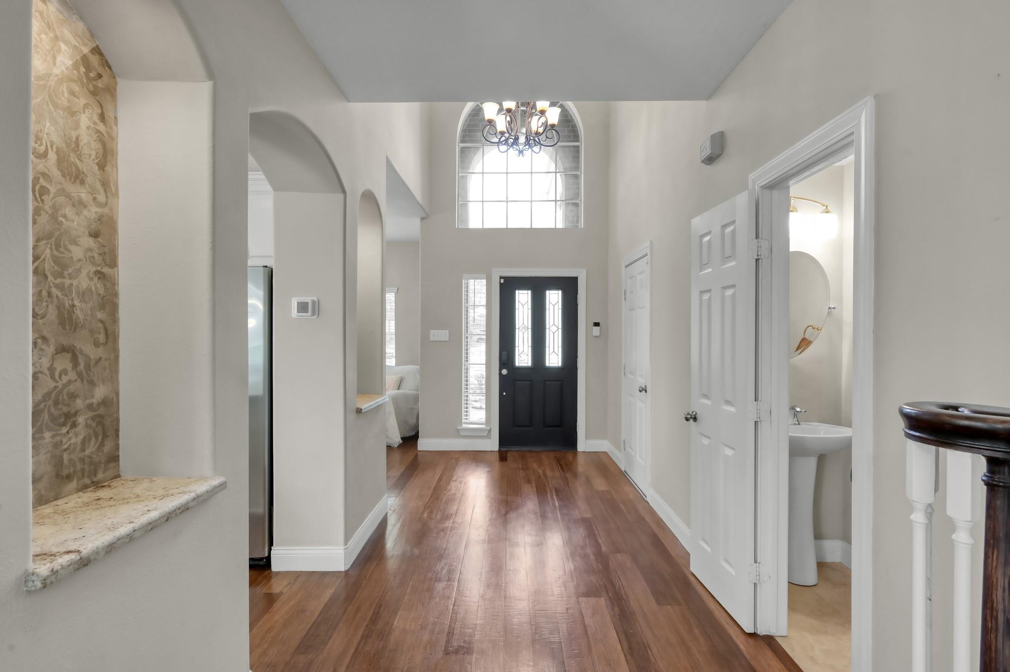 42 E Knightsbridge Drive