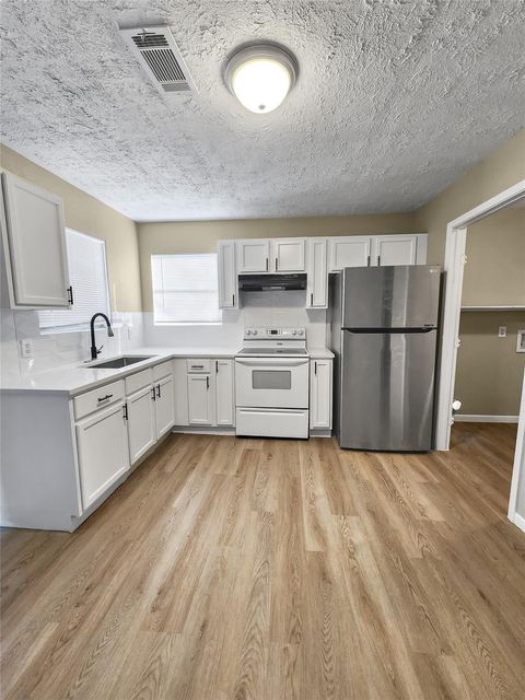 Photo of 137 County Road 3431, Cleveland, TX 77327 (MLS # 96010208)