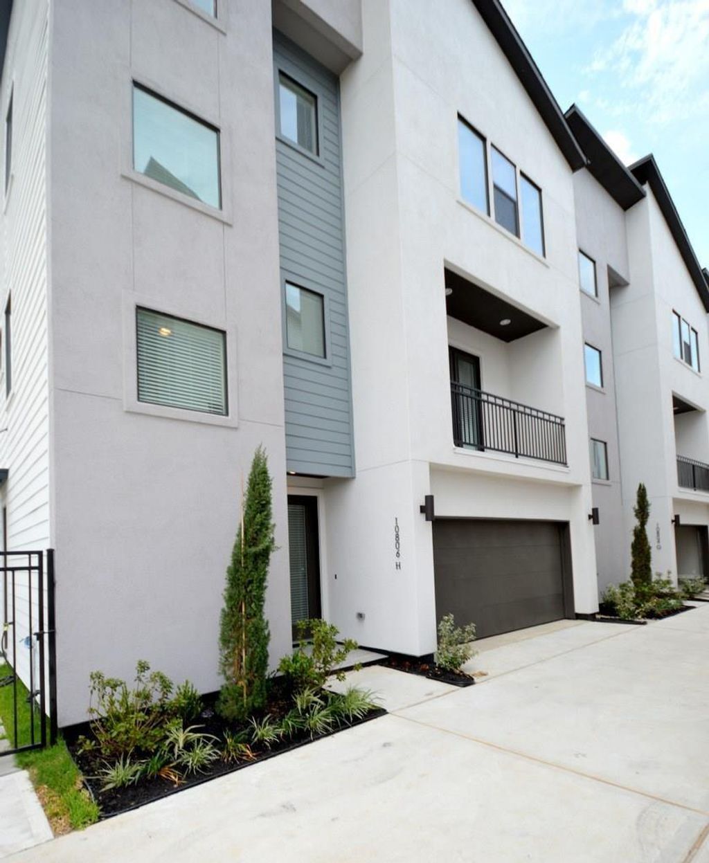 Photo of 10806 Warwana Road #C, Houston, TX 77043 (MLS # 19842809)