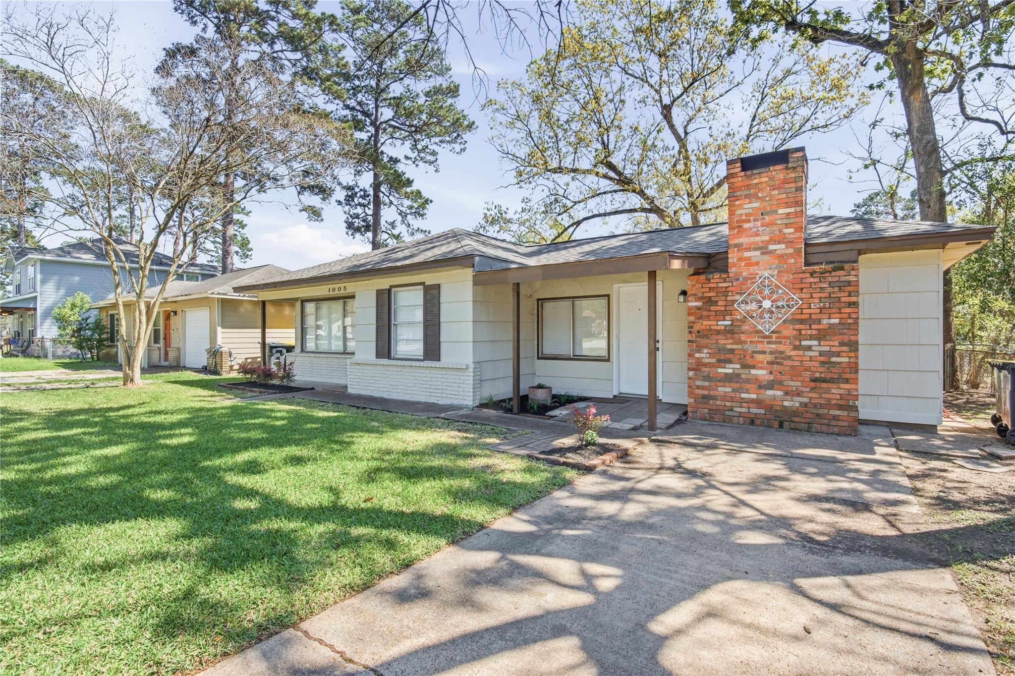 1005 Callahan Avenue