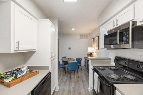 Photo of 11715 S Glen Drive #1104-1, Houston, TX 77099 (MLS # 43744953)