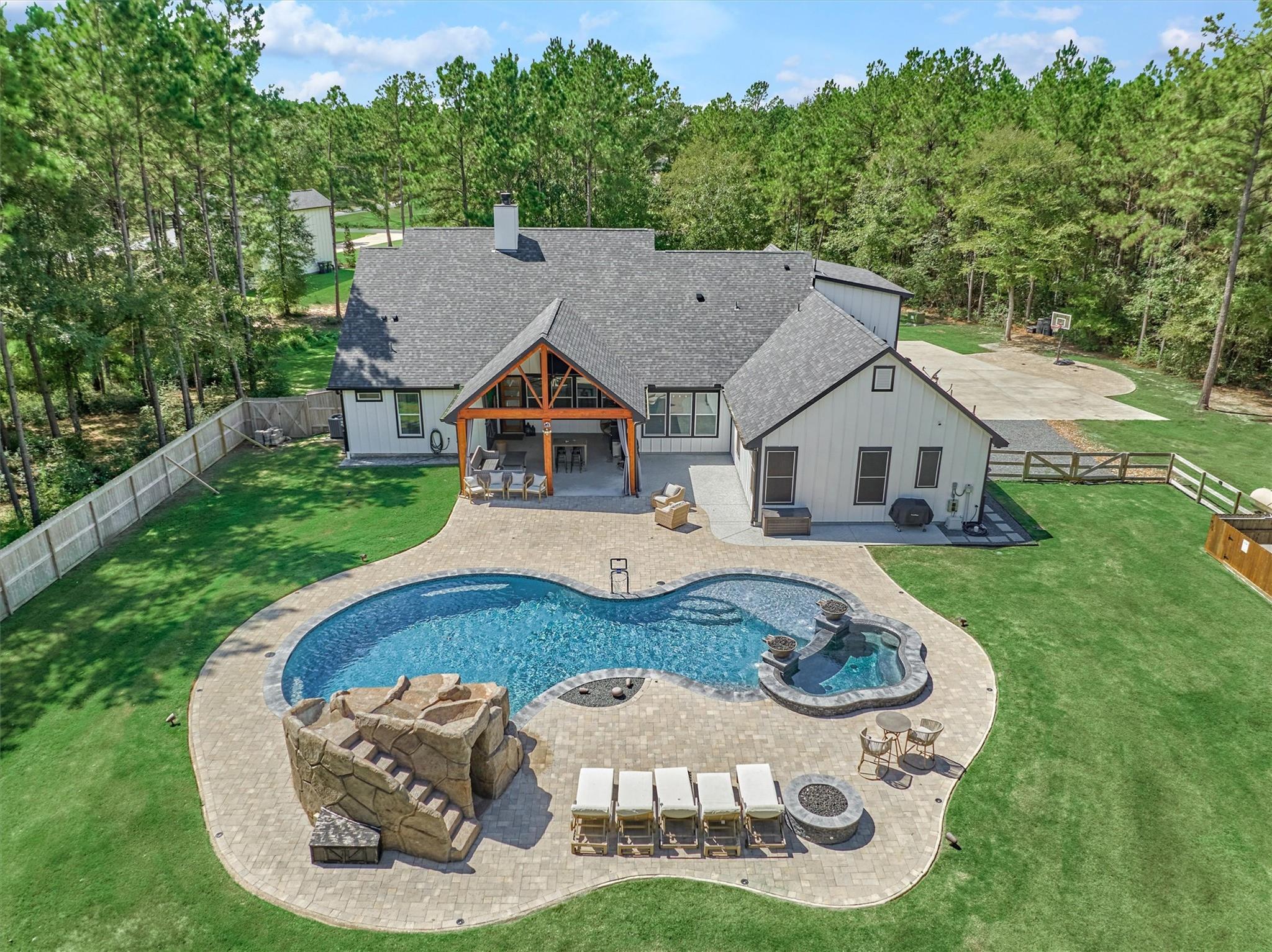 17663 Spur Court