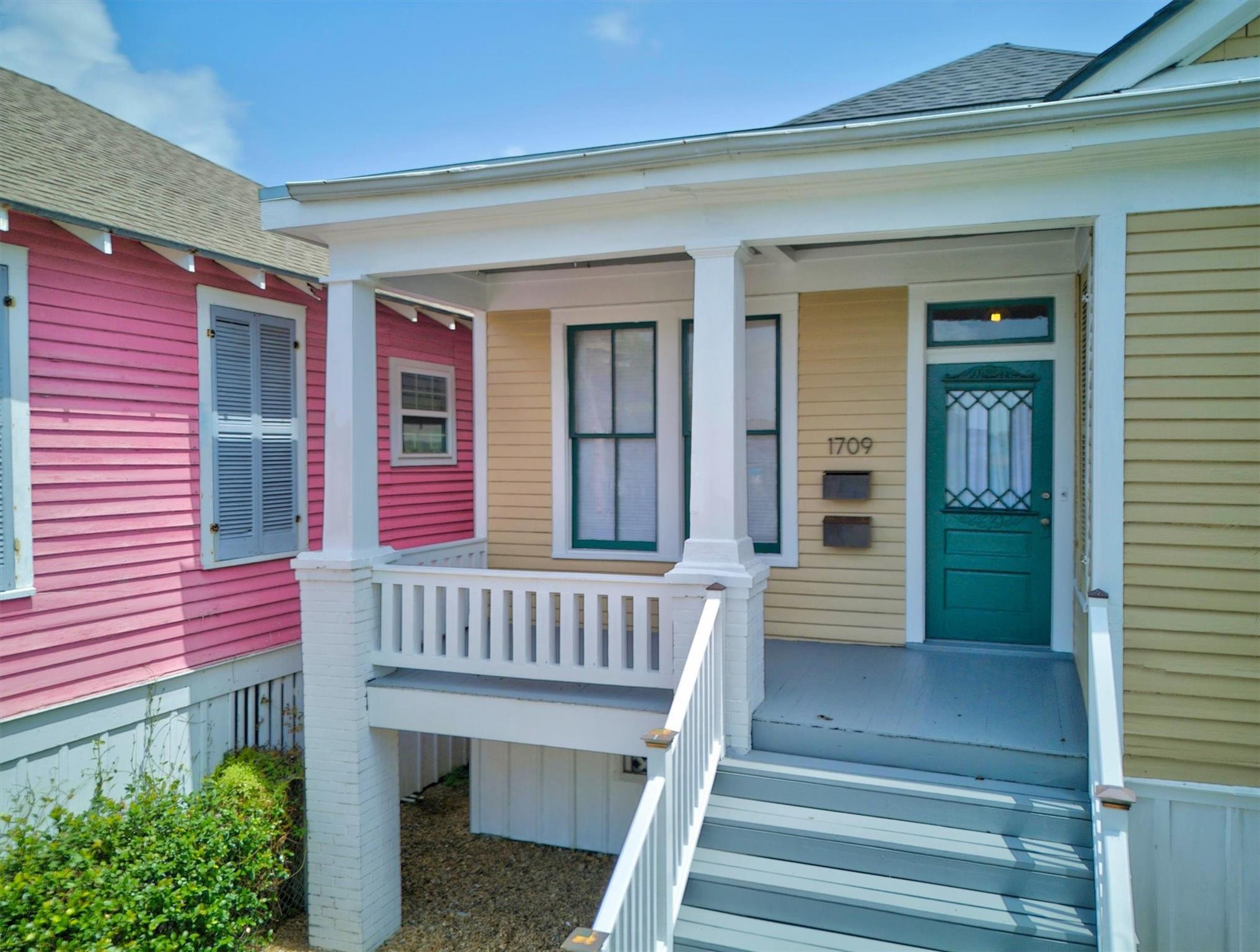 1709 Avenue N 1/2