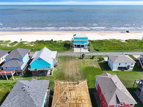 Photo of 2585 Holiday Drive, Crystal Beach, TX 77650 (MLS # 4618336)