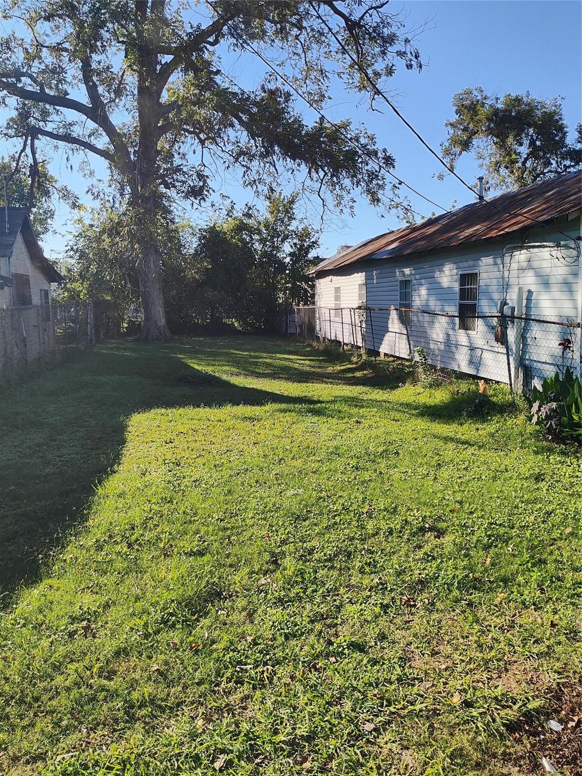 01 Clementine Street