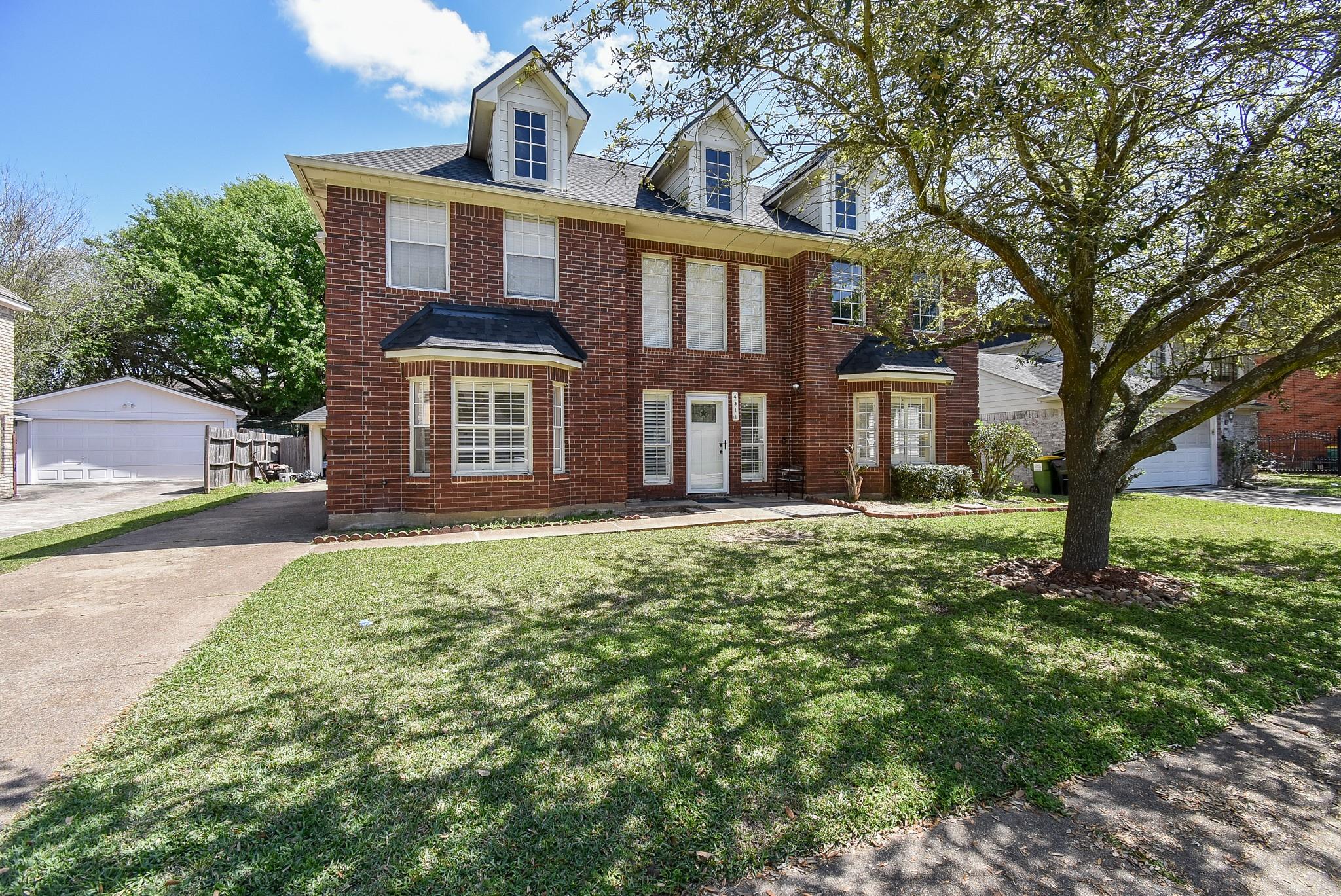 4311 Glen Avon Drive