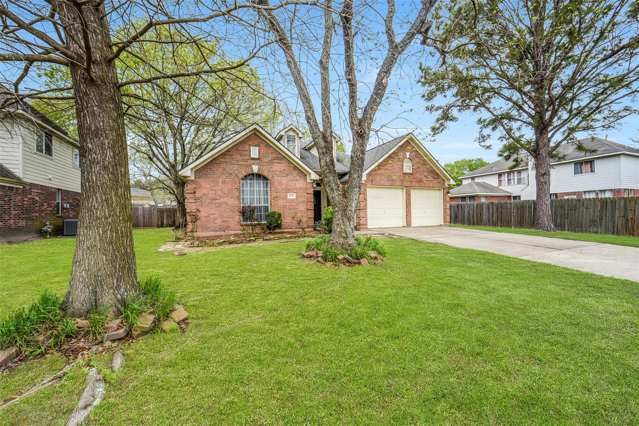 11610 Oak Lake Park Drive