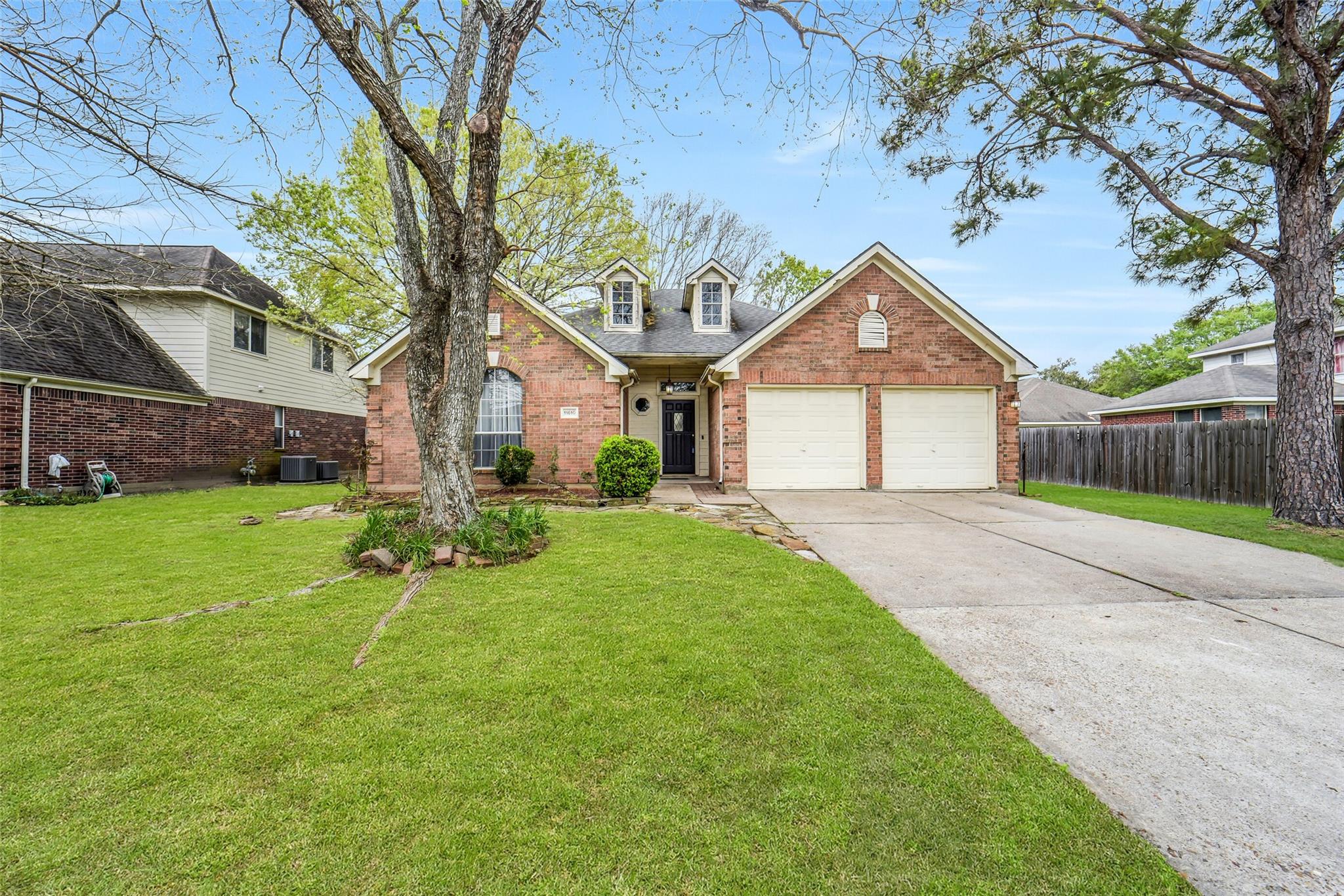 11610 Oak Lake Park Drive