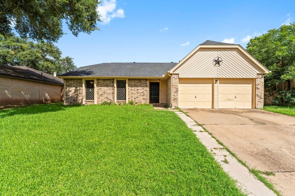 Photo of 1111 Tanglewild Lane, Richmond, TX 77406 (MLS # 65330133)
