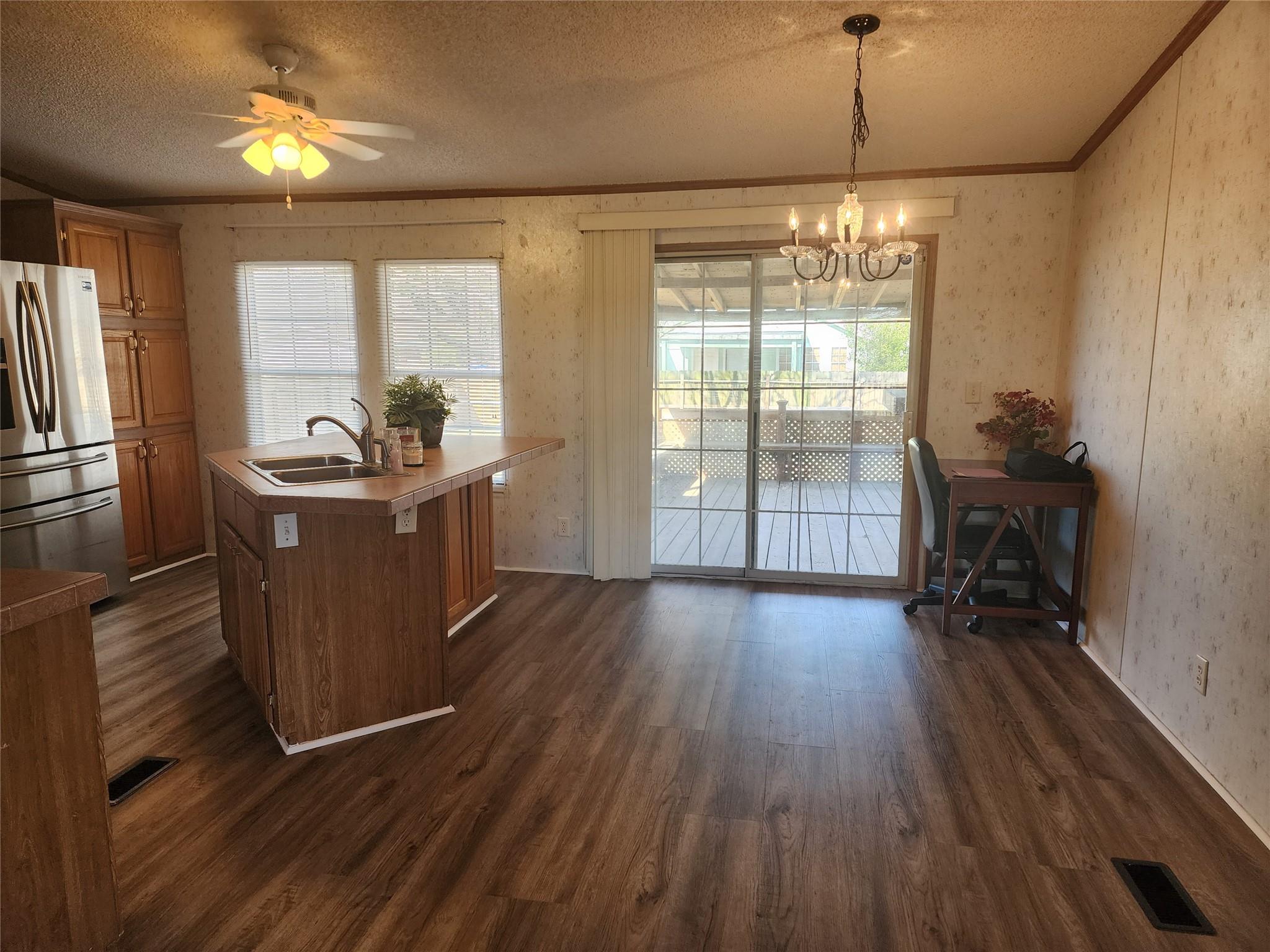 19168 County Road 669e